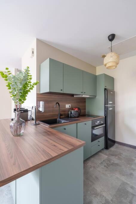 Appartement Lumineux Avec Cour Шомон Екстер'єр фото